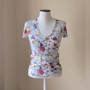 Urban Outfitters UO BDG V-Neck Floral Fitted Tshirt, XS. Original retail $28.